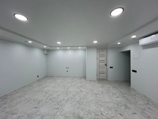 Spatiu comercial,oficiu,salon de frumusete.Botanica.Amplasat perfect.Prima linie.Suprafata 43m. foto 8