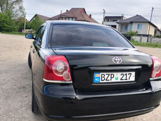 Toyota Avensis foto 6