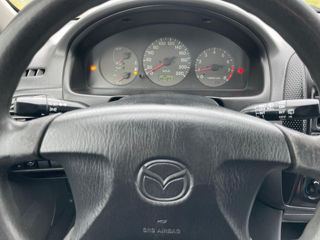 Mazda 323 foto 9