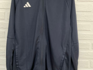 Se vinde costum sportiv original adidas foto 8