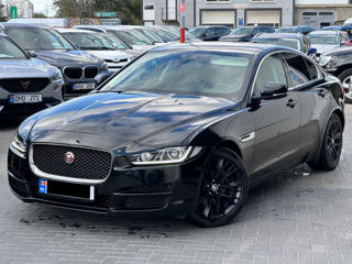 Jaguar XE foto 1