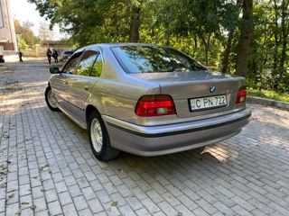 BMW 5 Series foto 2