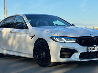 BMW 5 Series foto 2