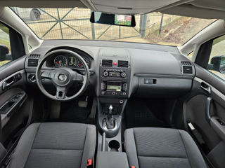 Volkswagen Touran foto 8