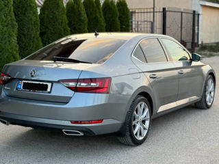 Skoda Superb foto 4