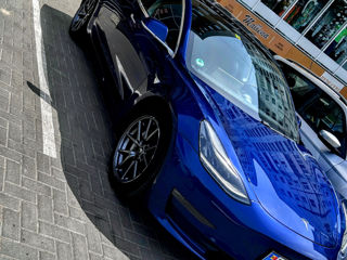 Tesla Model 3 foto 2