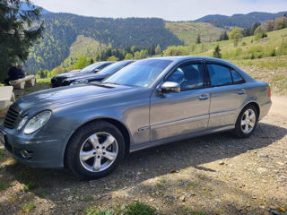 Mercedes E-Class foto 2