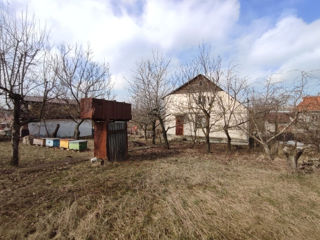 Vind teren cu casa in Chisinau 6 ari foto 2