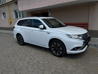 Mitsubishi Outlander foto 1