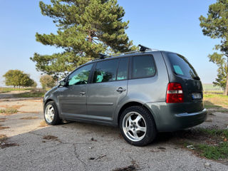 Volkswagen Touran foto 6