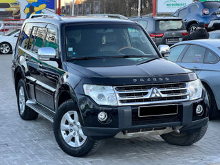 Mitsubishi Pajero foto 1