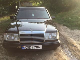 Mercedes Series (W124) foto 7