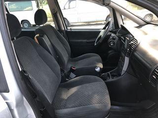 Opel Zafira foto 9