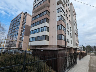 Продаю гараж в новом блоке, 18 м² – Бельцы, район БАМ foto 0