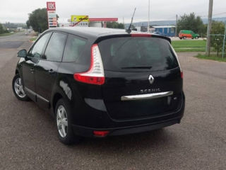 Renault Grand Scenic foto 2