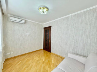 Apartament cu 2 camere, 55 m², Botanica, Chișinău foto 3