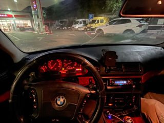 BMW 5 Series foto 7