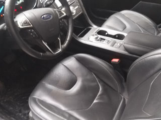 Ford Fusion foto 8