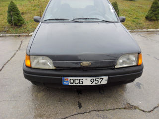 Ford Fiesta foto 2