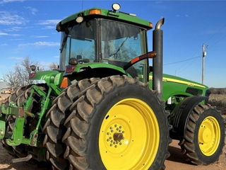 John Deere 8420 Tractor foto 7