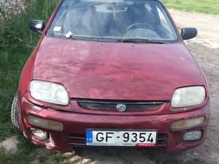 Mazda 323 foto 4