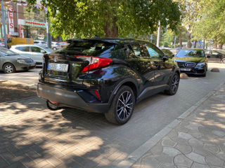 Toyota C-HR foto 2