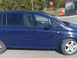 Opel Zafira foto 1