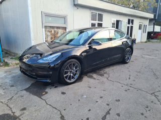 Tesla Model 3 foto 7