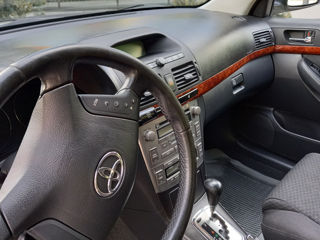 Toyota Avensis foto 7