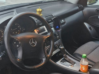 Mercedes C-Class foto 2