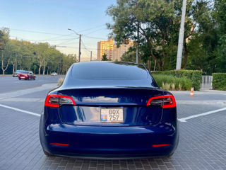 Tesla Model 3 foto 6