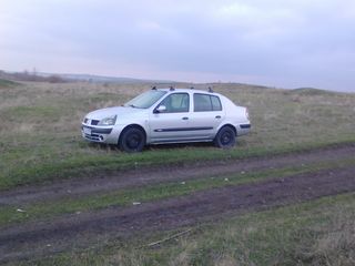 Renault Clio foto 1