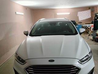 Ford Mondeo foto 2