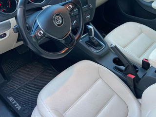 Volkswagen Jetta foto 8