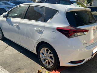 Toyota Auris фото 3