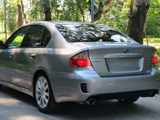 Subaru Legacy foto 5