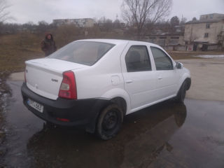 Dacia Logan foto 2