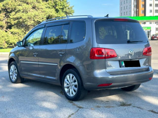 Volkswagen Touran foto 11