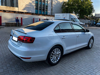 Volkswagen Jetta foto 9