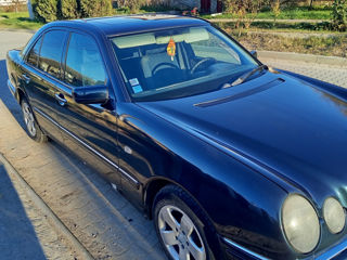 Mercedes E-Class foto 6