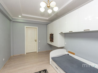 Apartament cu 2 camere, 69 m², Buiucani, Chișinău foto 5