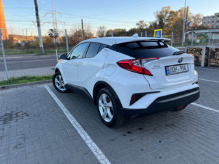 Toyota C-HR foto 3