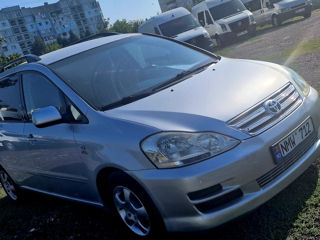 Toyota Avensis Verso foto 6