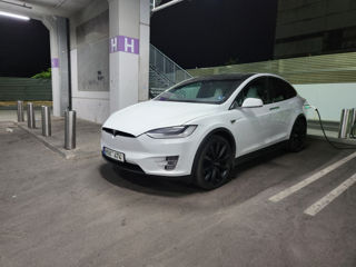 Tesla Model X foto 1