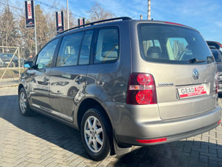 Volkswagen Touran foto 6