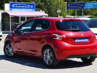 Peugeot 208 foto 4