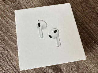 AirPods generația 3