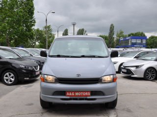Toyota Hiace foto 1