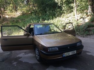 Mazda 323 foto 2