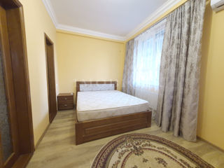 Apartament cu 2 camere, 80 m², Centru, Chișinău foto 3